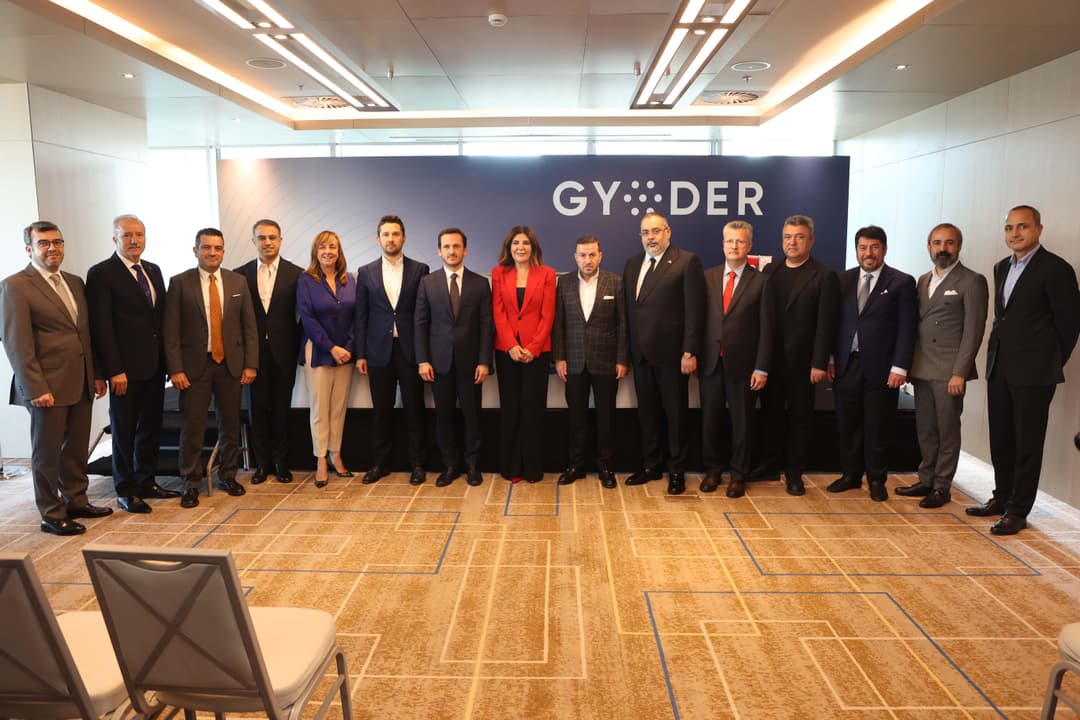 Change of Flag at GYODER Press Meeting